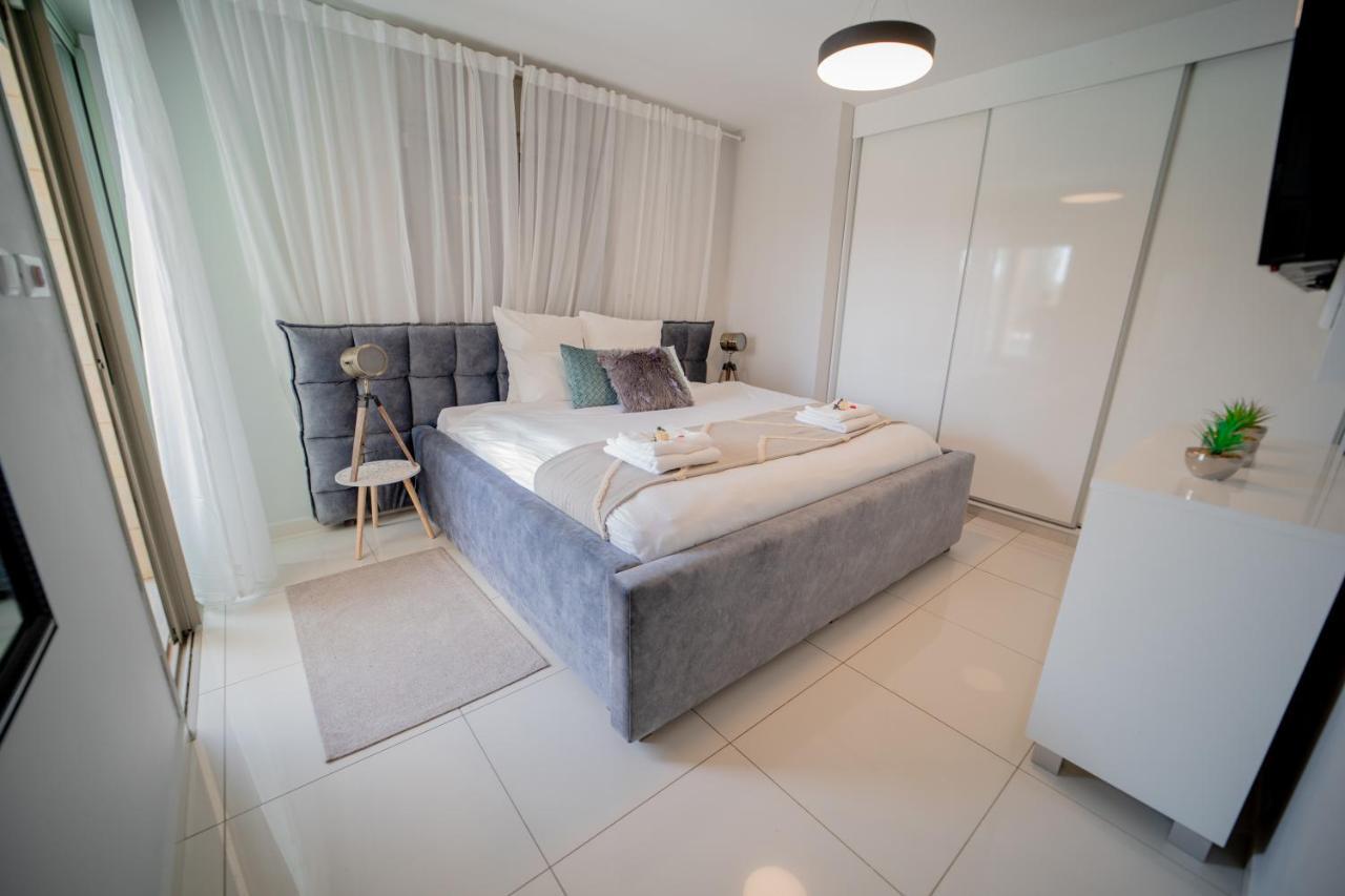 Yalarent Oasis Garden With Private Pool Apartment Eilat Exterior foto